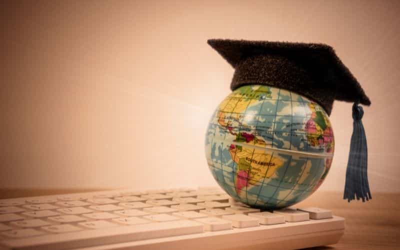 scholarships for studying abroad