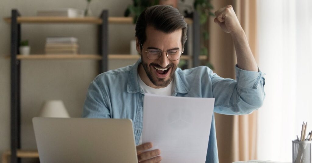 Top 17 Scholarships For Left-Handed Students In March 2025