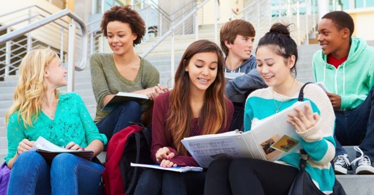 What Are the Different Types of Scholarships for High School Sophomores?