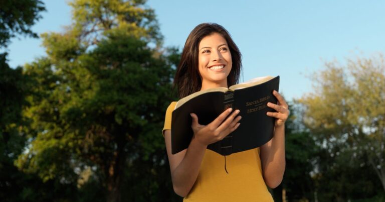 The Top 24 Scholarships for Christians to Apply for in 2024