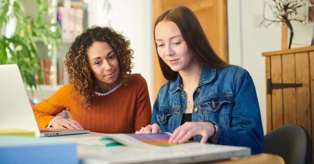 Online tutoring vs In person tutoring