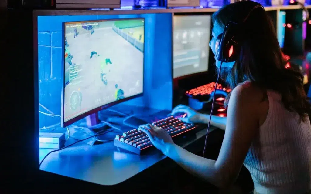 scholarships for gaming students